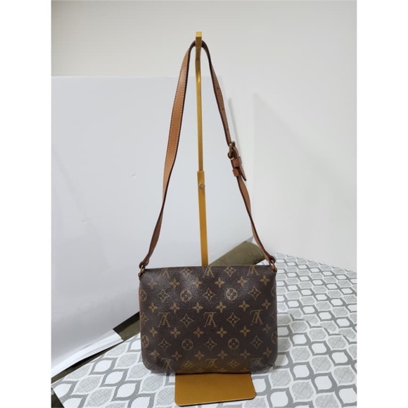 Authentic Louis Vuitton Monogram Canvas Musette Tango Strap Bag - Picture 6 of 15